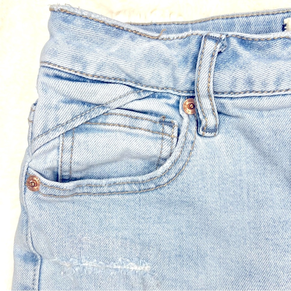 We The Free CRVY Vintage High Rise Light Wash Shorts Size 27 - Picture 10 of 15
